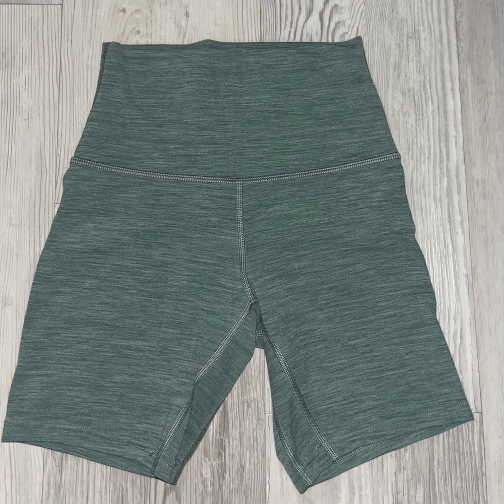 lululemon athletica High Waist Shorts in Green